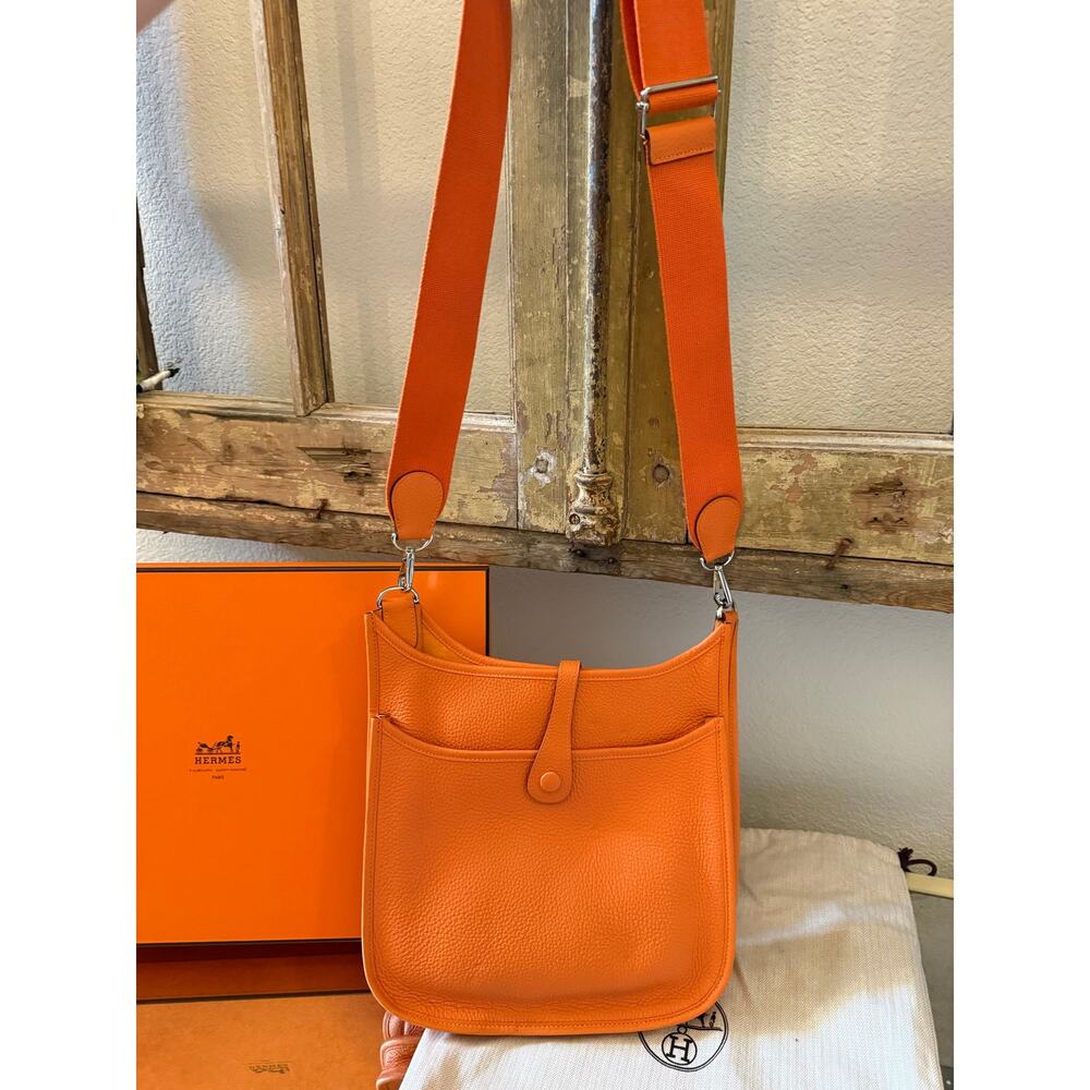 HERMES Orange Evelyne III 29 PM Crossbody Bag Purse Perforated H PHW Excellent - Picture 3 of 14
